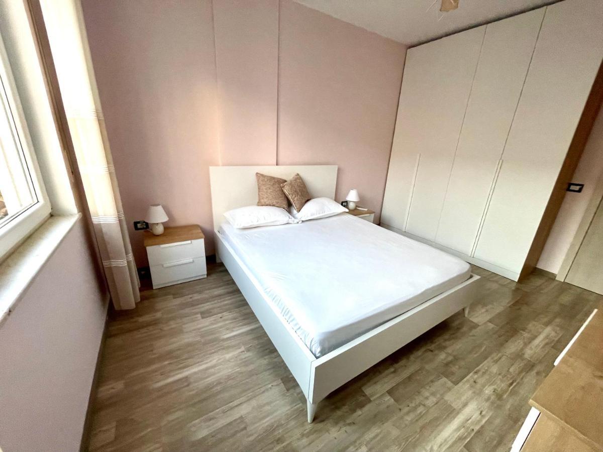 Modern & Cozy Apartment Тирана Екстер'єр фото