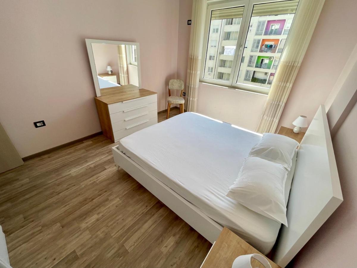 Modern & Cozy Apartment Тирана Екстер'єр фото