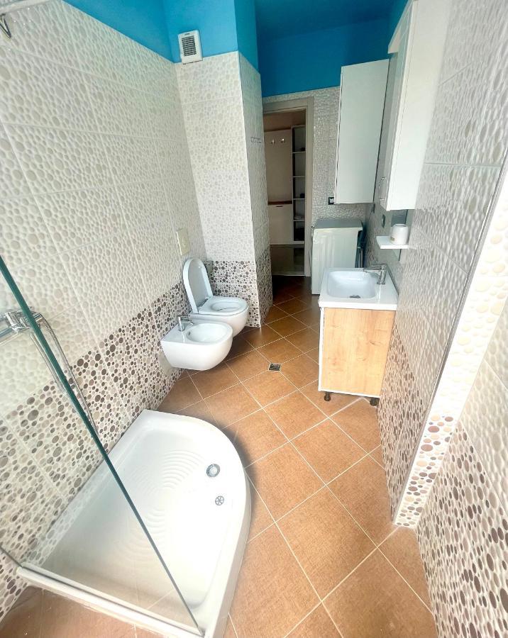 Modern & Cozy Apartment Тирана Екстер'єр фото
