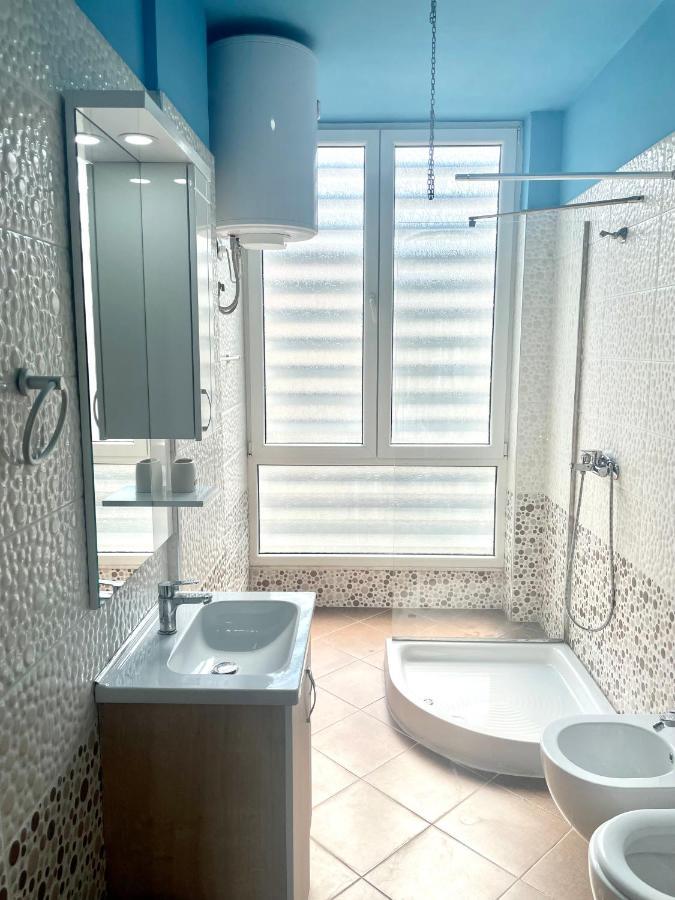 Modern & Cozy Apartment Тирана Екстер'єр фото